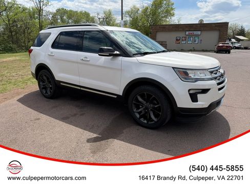 Used 2018 Ford Explorer XLT w/ Equipment Group 202A AWD/4WD image 6