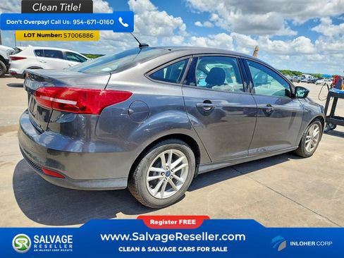 Used 2015 Ford Focus SE FWD image 4