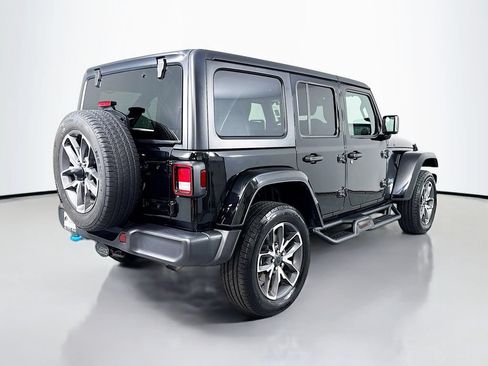 Used 2024 Jeep Wrangler Unlimited w/ Convenience Group AWD/4WD image 4