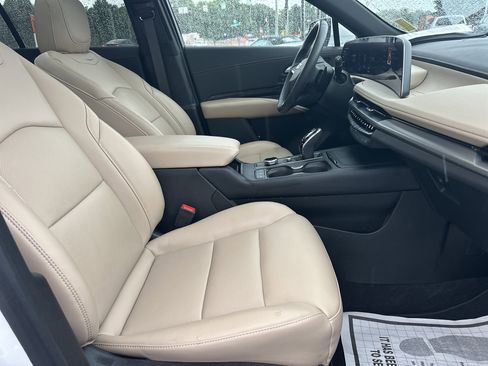 Used 2025 Cadillac XT4 Premium Luxury w/ Technology Package FWD image 14