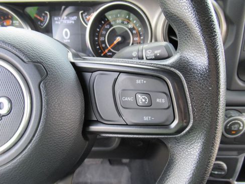 Used 2018 Jeep Wrangler Unlimited Sport image 22