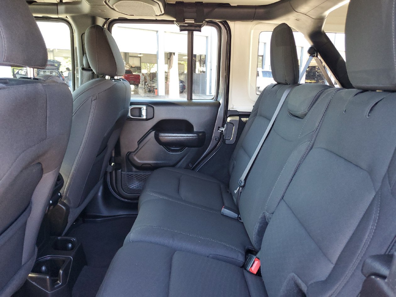 Used 2022 Jeep Wrangler Unlimited Sport AWD/4WD image 10