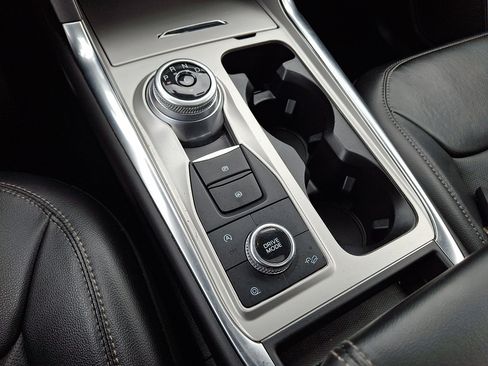 Certified 2023 Ford Explorer Limited w/ Limited Technology Package AWD/4WD image 17