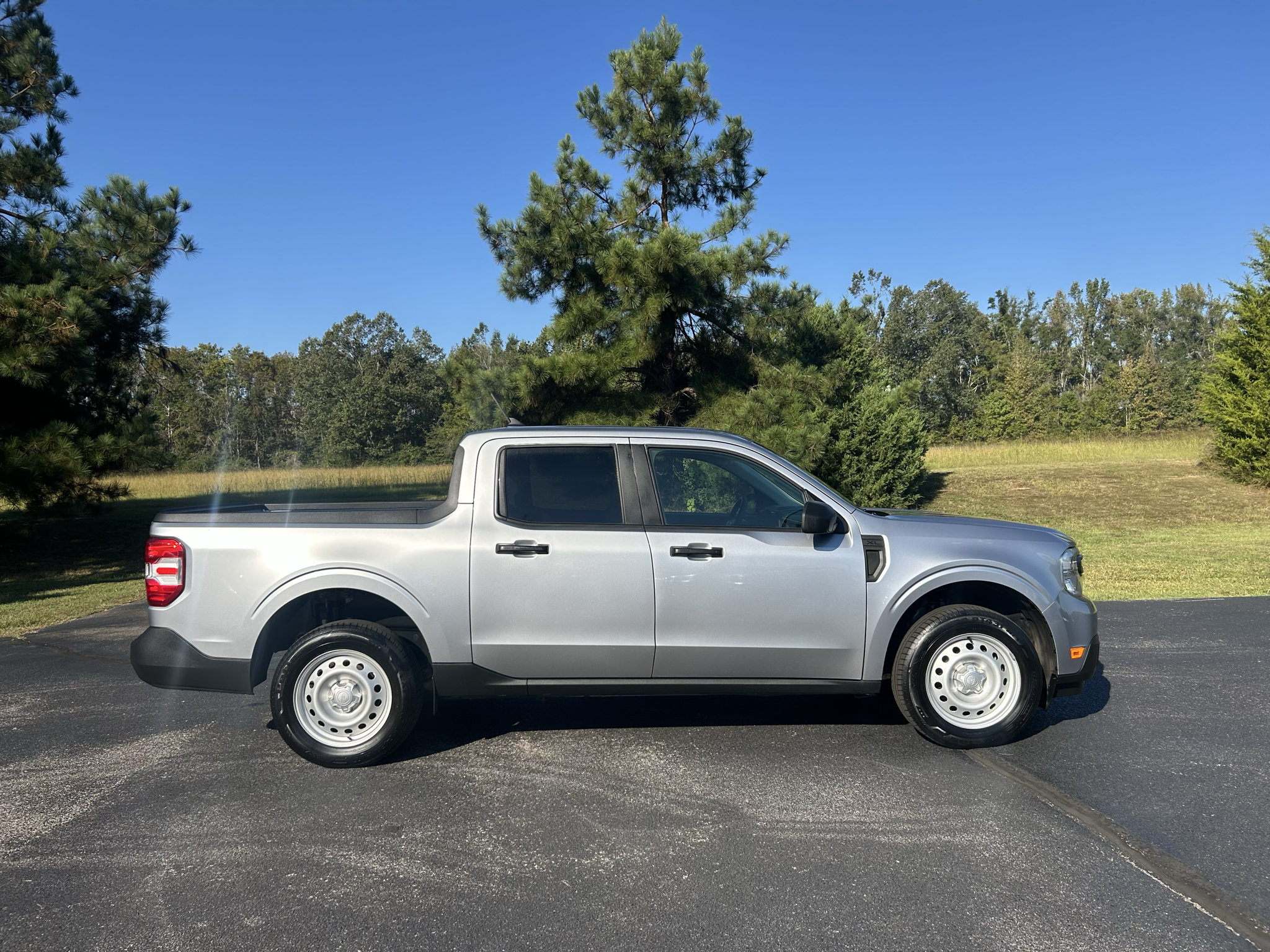 Used 2022 Ford Maverick XL FWD image 9