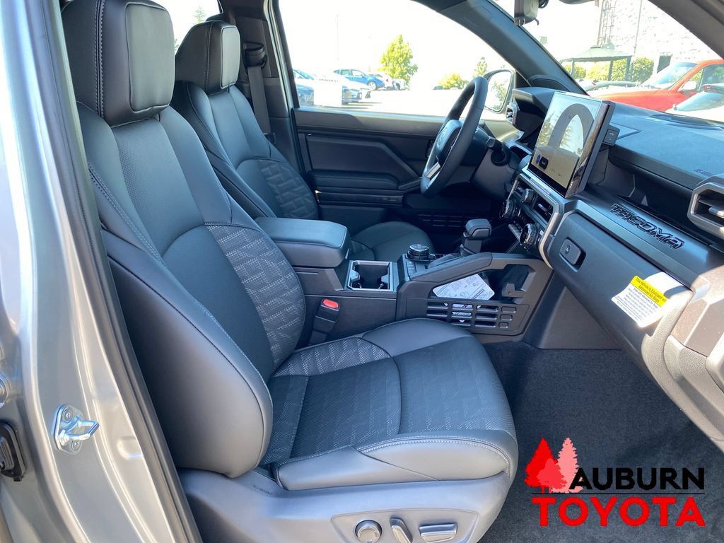 New 2026 Toyota Tacoma TRD Off-Road w/ TRD Off Road Premium Package AWD/4WD image 21