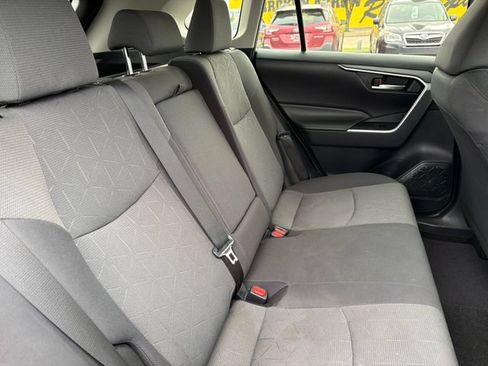 Used 2019 Toyota RAV4 XLE FWD image 28