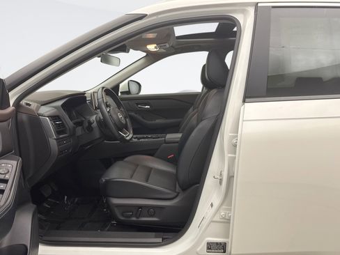 Used 2023 Nissan Rogue SV w/ SV Premium B Package AWD/4WD image 11