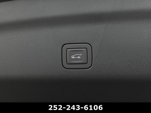 Used 2026 GMC Yukon AT4 w/ AT4 Premium Plus Package AWD/4WD image 40