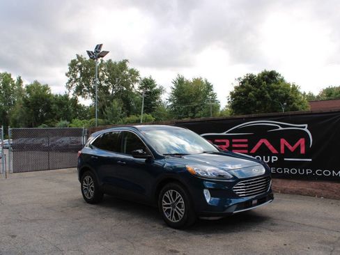 Used 2020 Ford Escape SEL image 4