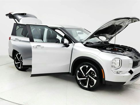 Used 2024 Mitsubishi Outlander FWD image 12