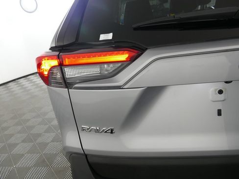 Used 2019 Toyota RAV4 XLE w/ Convenience Package AWD/4WD image 28