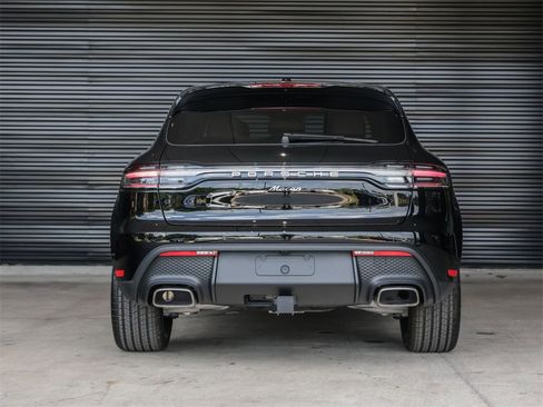 Used 2025 Porsche Macan image 6