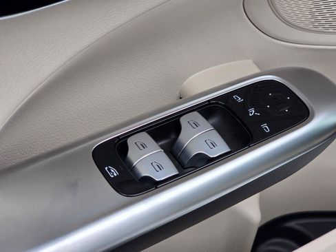 Used 2024 Mercedes-Benz C 300 4MATIC Sedan image 37