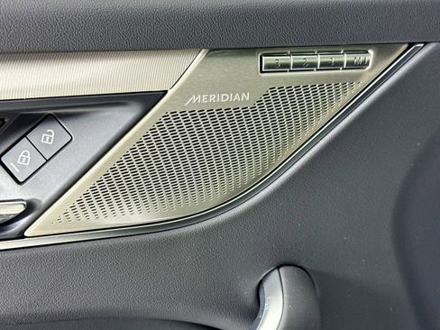 Used 2025 Jaguar F-PACE R-Dynamic S image 22