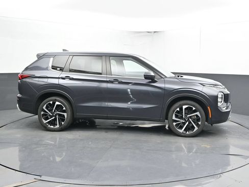 Used 2024 Mitsubishi Outlander SE AWD/4WD image 4