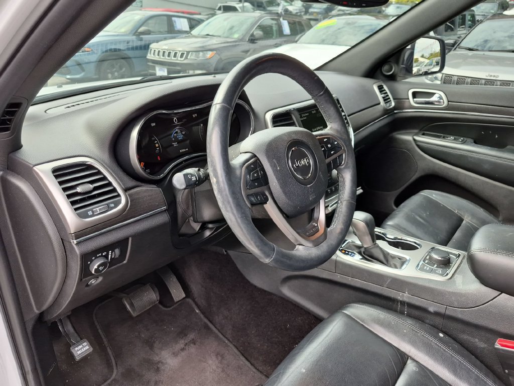 Used 2018 Jeep Grand Cherokee Limited AWD/4WD image 12
