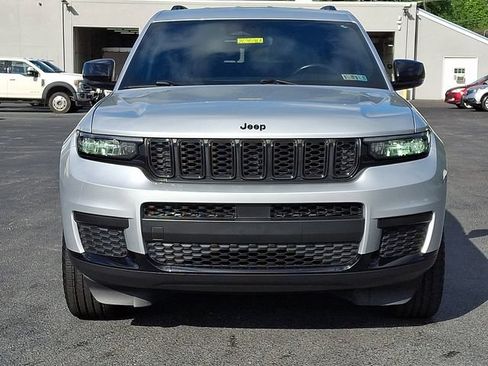 Used 2022 Jeep Grand Cherokee L Laredo AWD/4WD image 5