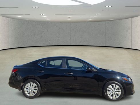 Used 2025 Nissan Sentra S image 6