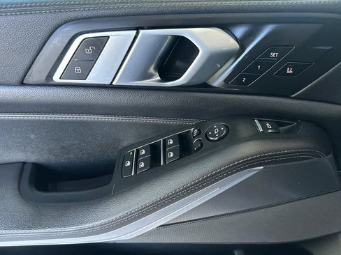 Used 2020 BMW X5 M50i w/ Premium Package image 12