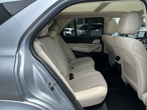 Used 2022 Mercedes-Benz GLE 350 w/ AMG Line Exterior image 18