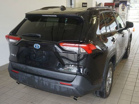 Used 2022 Toyota RAV4 LE AWD/4WD image 12