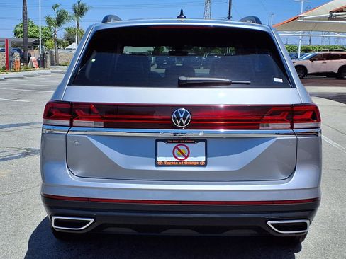 Used 2024 Volkswagen Atlas SE FWD image 5