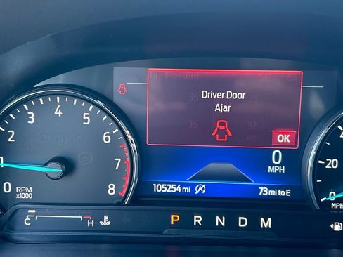 Used 2020 Ford Explorer XLT w/ Equipment Group 202A AWD/4WD image 18