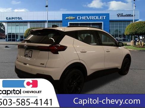 Used 2027 Chevrolet Bolt RS FWD image 2