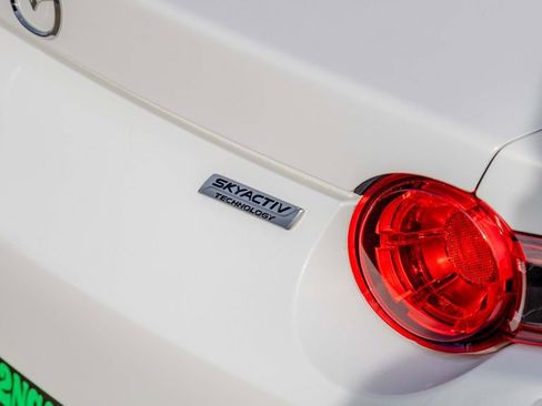 Used 2016 MAZDA MX-5 Miata Grand Touring image 17