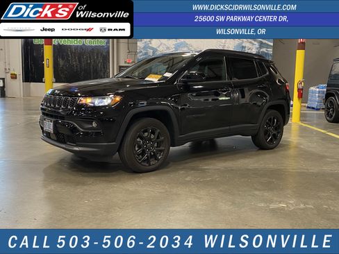 Certified 2026 Jeep Compass Latitude AWD/4WD image 1