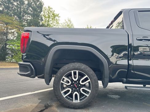 Used 2023 GMC Sierra 1500 AT4 w/ Technology Package AWD/4WD image 31