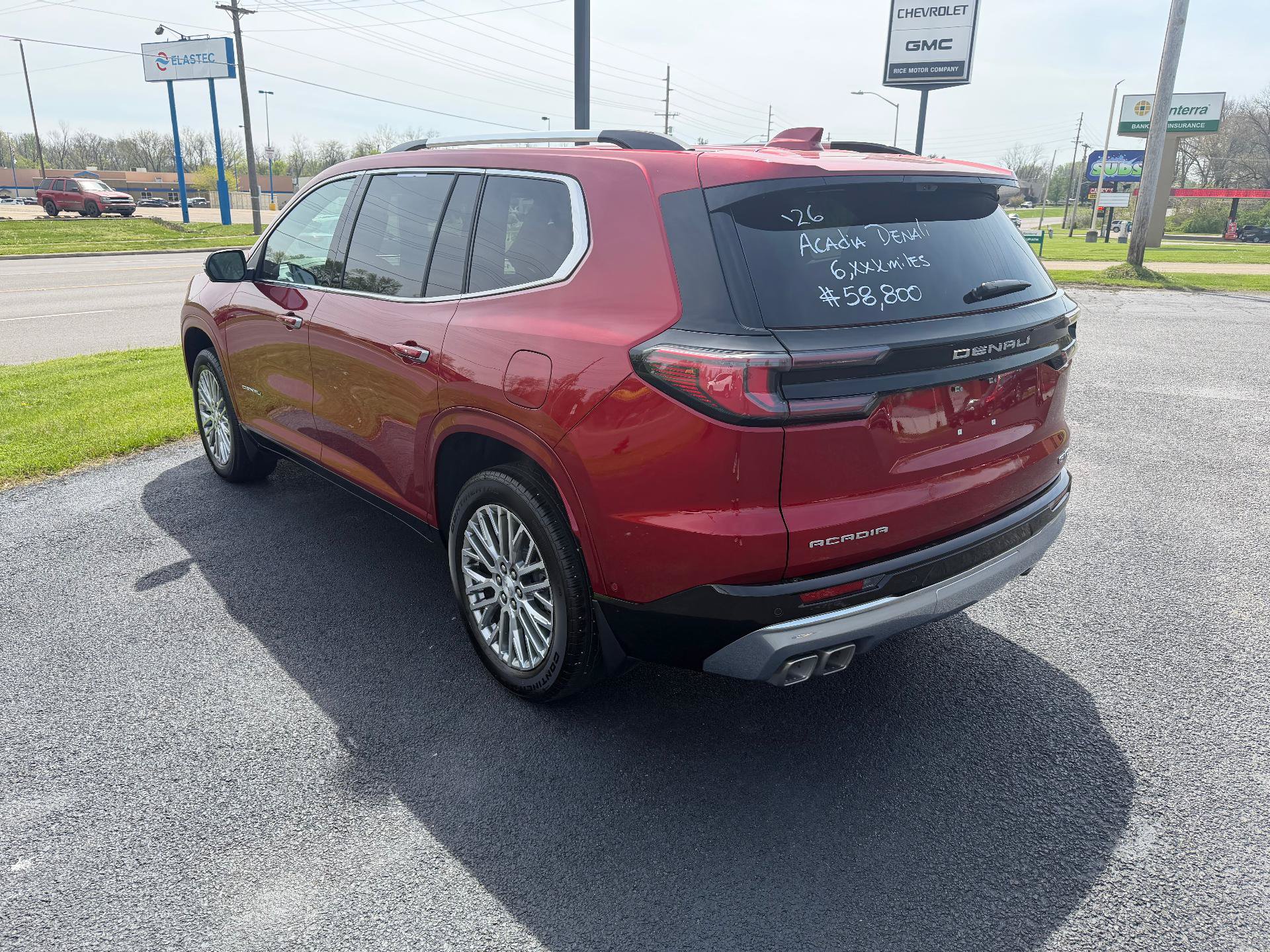 Used 2026 GMC Acadia Denali w/ Super Cruise Package FWD image 3