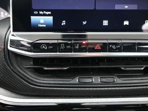 Used 2025 Jeep Compass Trailhawk image 24