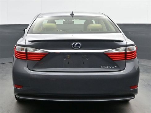 Used 2013 Lexus ES 300h w/ Luxury Pkg image 7