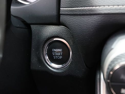 Used 2019 Toyota RAV4 XLE Premium w/ Cold Weather Package AWD/4WD image 28