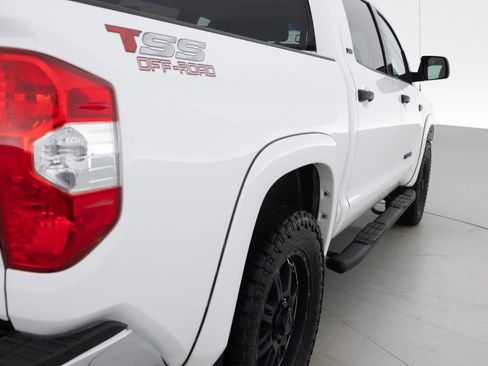 Used 2017 Toyota Tundra SR5 w/ SR5 Upgrade Package image 14