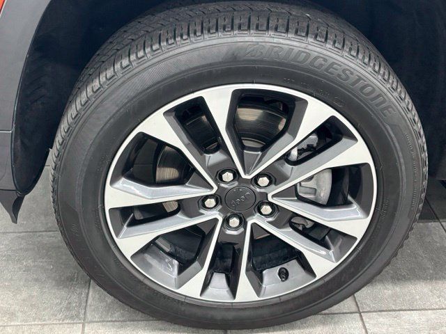 Used 2024 Jeep Grand Cherokee L Overland AWD/4WD image 6