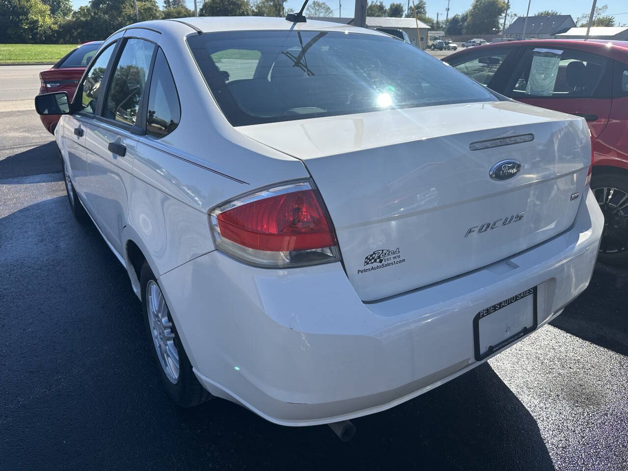 Used 2010 Ford Focus SE FWD image 4