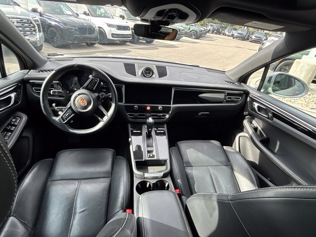 Used 2024 Porsche Macan AWD/4WD image 15