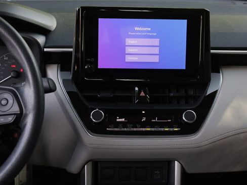 Used 2023 Toyota Corolla Cross L FWD image 3