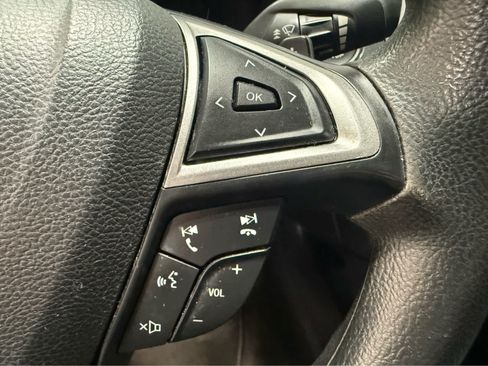 Used 2018 Ford Fusion SE w/ Fusion SE Technology Package FWD image 19