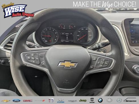Used 2023 Chevrolet Malibu LS FWD image 11