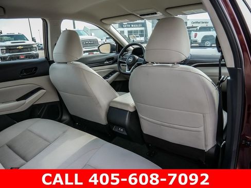 Used 2025 Nissan Altima 2.5 SV FWD image 18