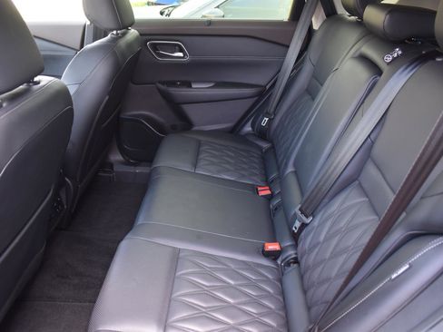 Used 2023 Nissan Rogue Platinum w/ Platinum Premium Package FWD image 54