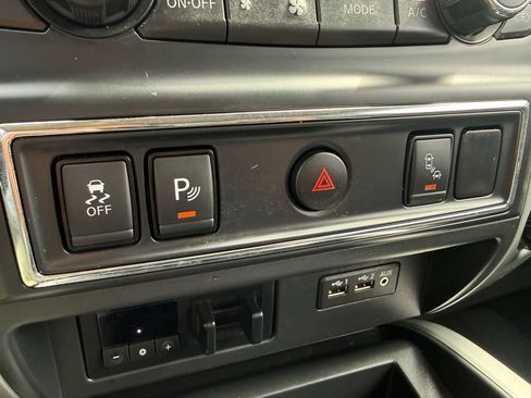 Used 2019 Nissan Titan PRO-4X w/ Pro-4x Utility Package AWD/4WD image 15