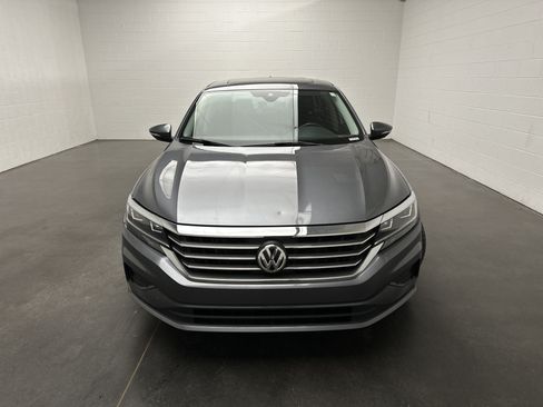 Used 2021 Volkswagen Passat 2.0T SE FWD image 3