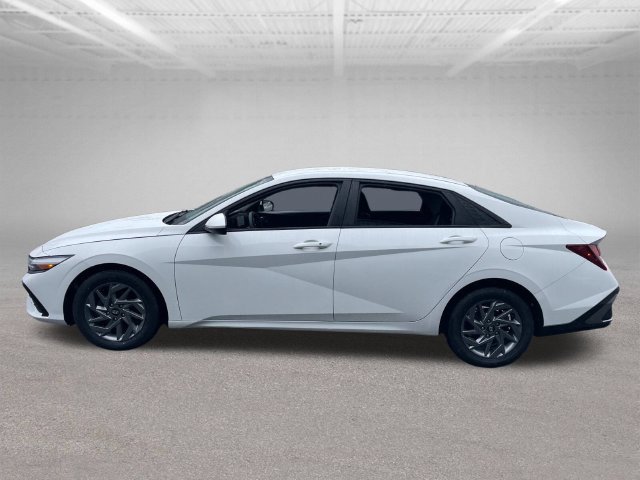 Used 2024 Hyundai Elantra SEL FWD image 10