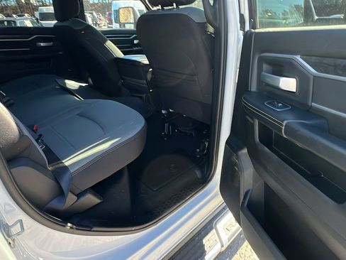 Used 2024 RAM 2500 Big Horn image 21