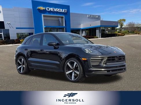 Used 2023 Porsche Macan image 1
