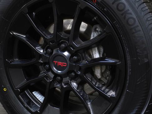 Used 2022 Toyota Tundra Limited image 10